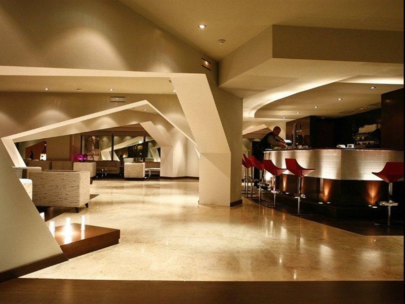 Ribera De Triana Hotel